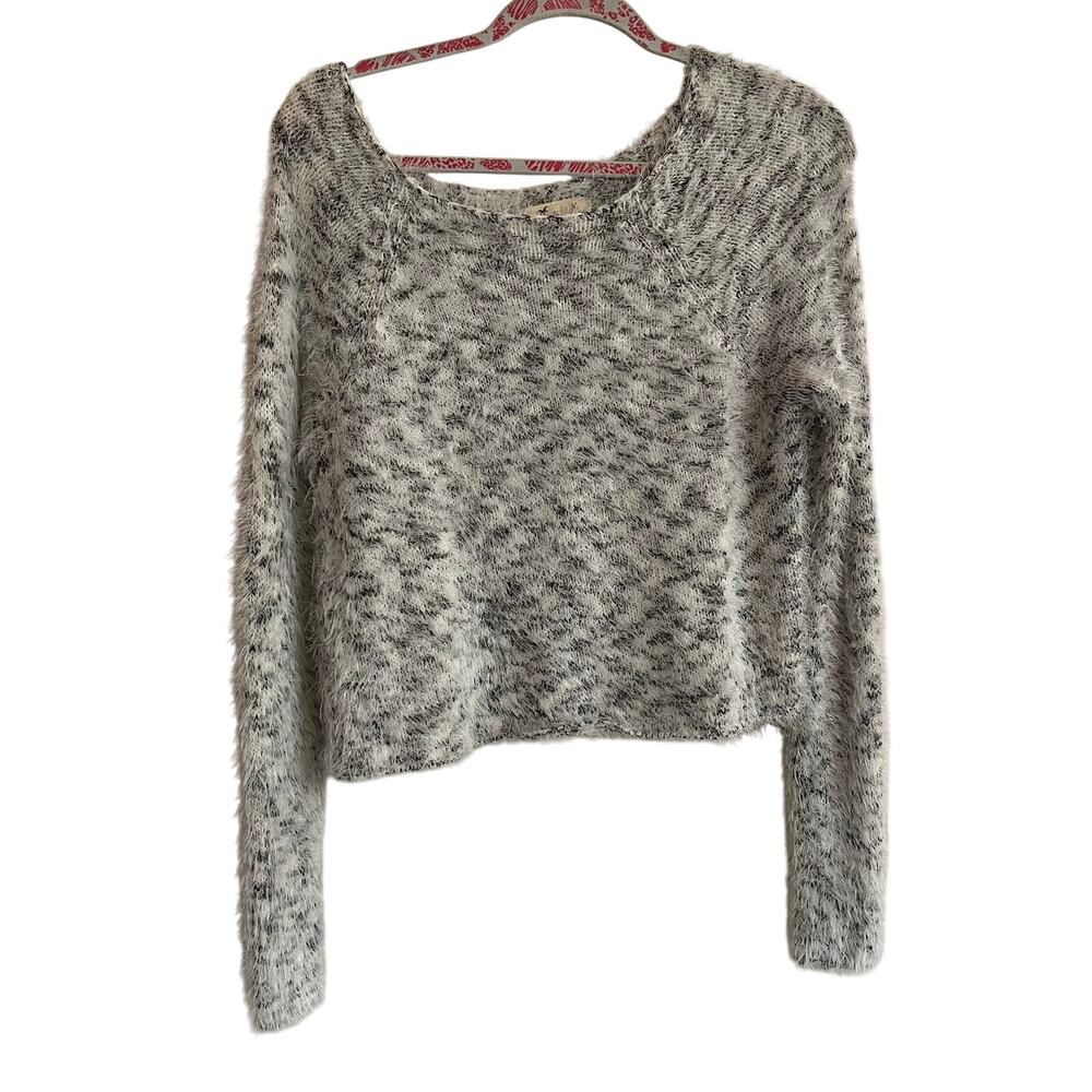 Hollister Women's Black/White Fluffy Cropped Crewneck Sweater Size M Preppy